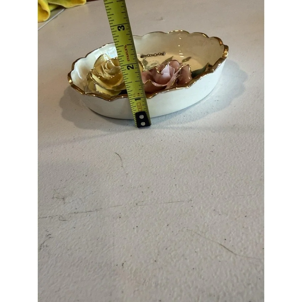 VTG Pair Of Capodimonte-Style Italian Wall Plaque 3-D Painted Roses From Chain